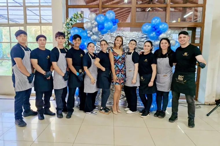 Equipo de Picoteo Sin Culpa durante una celebración especial