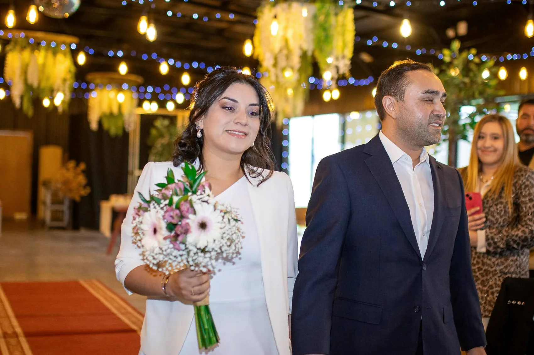 Pareja en una ceremonia de matrimonio